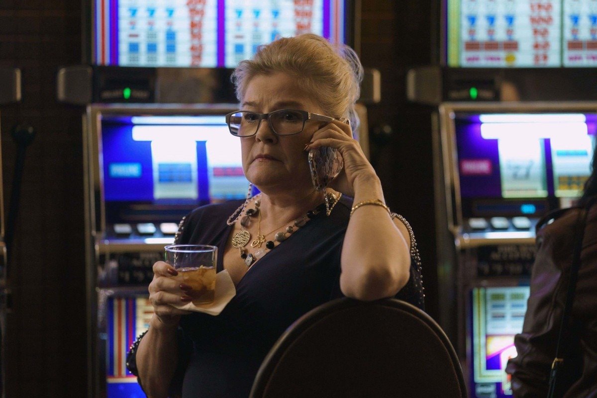 Kate Mulgrew dá  vida a Theresa