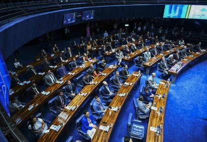  Plen..rio do Senado Federal durante sess..o especial destinada a comemorar os 30 anos da Consultoria de Or..amentos, Fiscaliza....o e Controle do Senado Federal (Conorf)...O ..rg..o, formado por servidores p..blicos especialistas, fornece ao Senado suporte t..cnico sobre contas p..blicas e fiscaliza....o do Poder Executivo, com repercuss..es em toda a sociedade. ..Geral da bancada...Convidados .. bancada acompanham sess..o.   ..Foto: Andressa Anholete/Ag..ncia Senado
     -  (crédito: Andressa Anholete/Agência Senado)