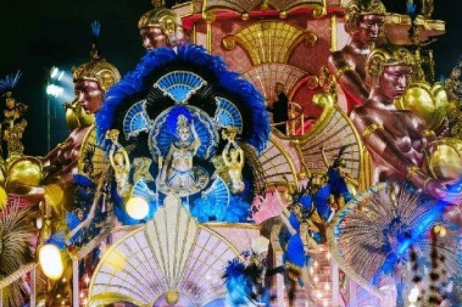 Sociedade Rosas de Ouro é campeã do carnaval de São Paulo pela oitava vez
- (crédito: Reprodução/Instagram/obrunopompeu) Sociedade Rosas de Ouro é campeã do carnaval de São Paulo pela oitava vez
- (crédito: Reprodução/Instagram/obrunopompeu)