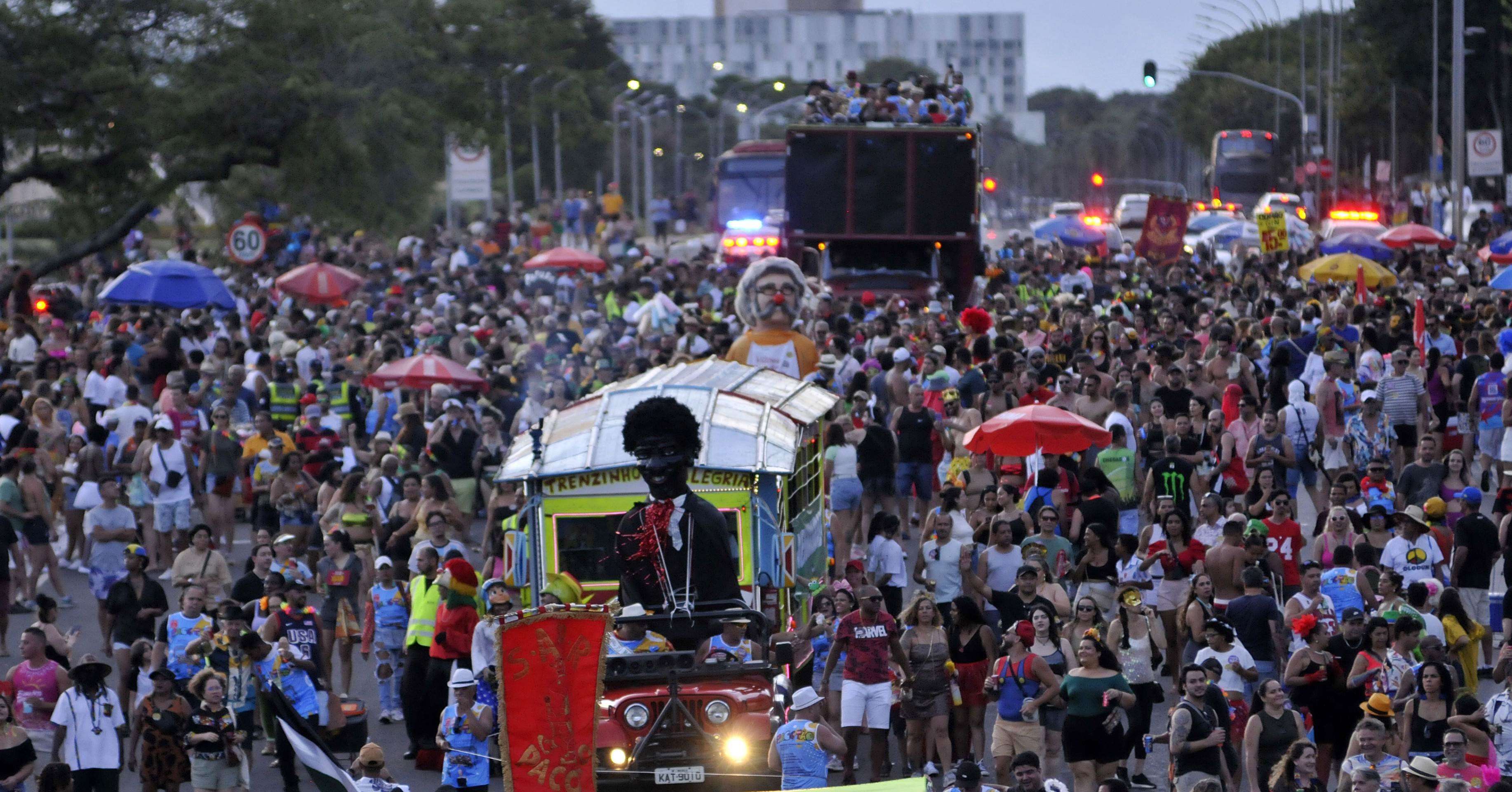  04/03/2025. Cr..dito: Minervino J..nior/CB/D.A Press. Brasil.  Brasilia - DF. Carnaval 2025. Bloco do Pacot..o     