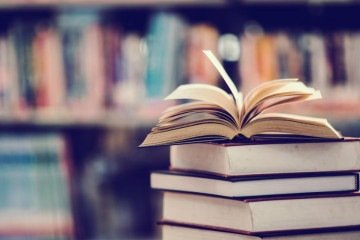 Pilha de livros -  (crédito: Reprodução/Freepik)