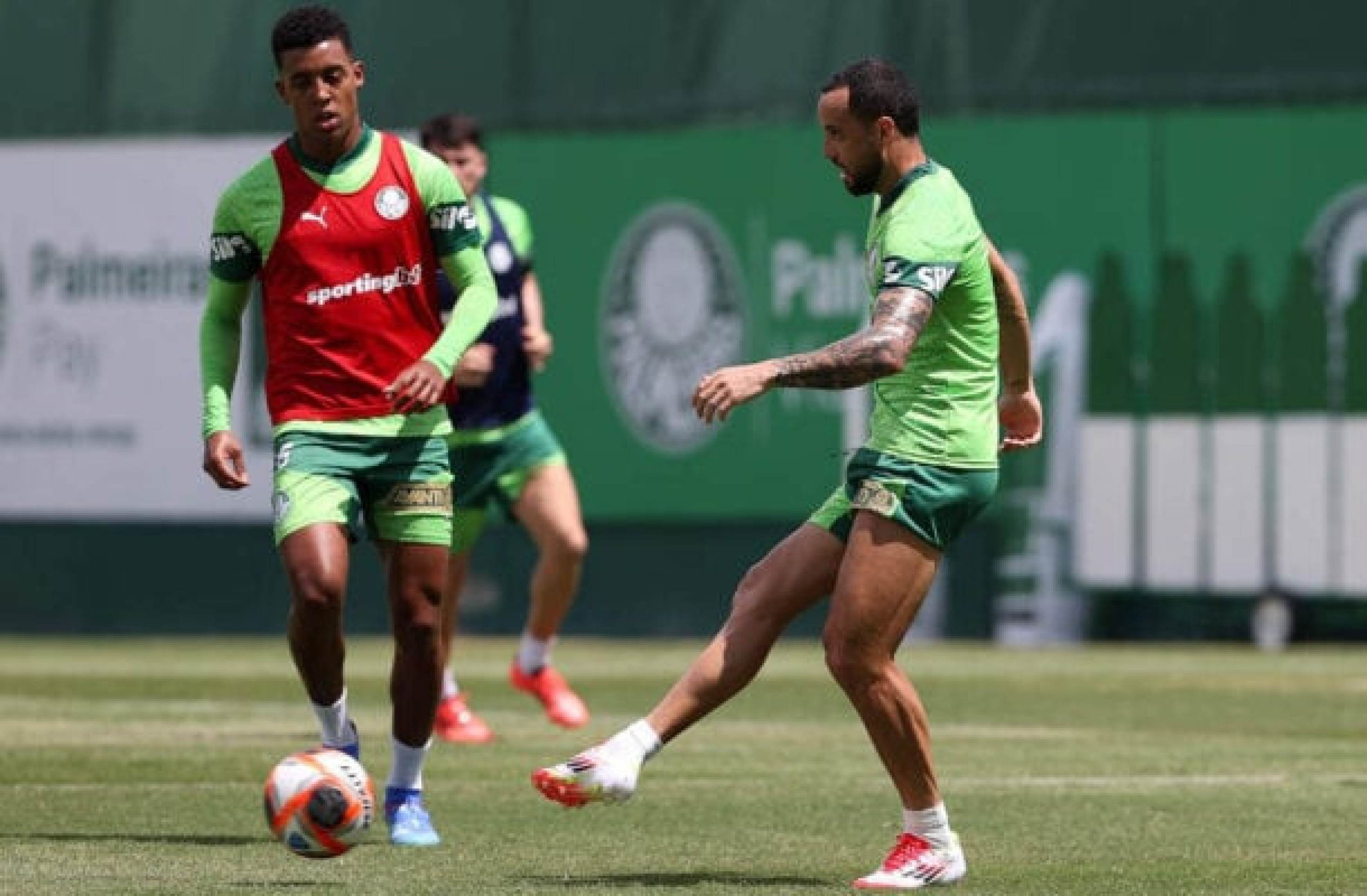 Felipe Anderson retorna e tenta recuperar prestígio no Palmeiras