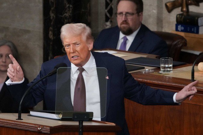 Donald Trump elogiou feitos das primeiras seis semanas do próprio mandato e prometeu levar adiante tentativa polarizadora de reformar o governo e encerrar a guerra na Ucrânia
- (crédito: Getty Images via AFP) Donald Trump elogiou feitos das primeiras seis semanas do próprio mandato e prometeu levar adiante tentativa polarizadora de reformar o governo e encerrar a guerra na Ucrânia
- (crédito: Getty Images via AFP)