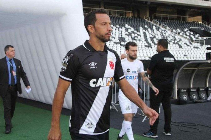 Martín Silva (azul) puxa a fila do Vasco para duelo contra o Santos, no Niltão - (crédito: Foto: Paulo Fernandes/Vasco.com.br) Martín Silva (azul) puxa a fila do Vasco para duelo contra o Santos, no Niltão - (crédito: Foto: Paulo Fernandes/Vasco.com.br)