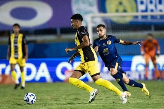 Aparecidense, de azul, segura o Cascavel e, com gol no fim, avança na Copado Brasil - (crédito: Foto: Deividson Isídio/FC Cascavel) Aparecidense, de azul, segura o Cascavel e, com gol no fim, avança na Copado Brasil - (crédito: Foto: Deividson Isídio/FC Cascavel)