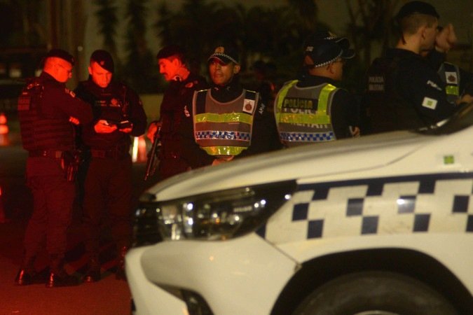 O suspeito foi preso no Jardim ABC, na Cidade Ocidental, durante ação conjunta entre a PMGO e a PMDF - (crédito: Ed Alves CB/DA Press) O suspeito foi preso no Jardim ABC, na Cidade Ocidental, durante ação conjunta entre a PMGO e a PMDF - (crédito: Ed Alves CB/DA Press)