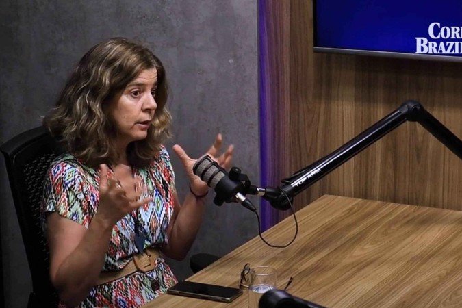 A cineasta Denise Moraes, professora e coordenadora de graduação do curso de Audiovisual da FAC-UnB, comentou sobre a necessidade de debater os temas abordados pelo filme, o papel da atriz Fernanda Torres como uma embaixadora para o país e a hegemonia americana na premiação do Oscar que foi desafiada pelo filme brasileiro - (crédito: Material/CB) A cineasta Denise Moraes, professora e coordenadora de graduação do curso de Audiovisual da FAC-UnB, comentou sobre a necessidade de debater os temas abordados pelo filme, o papel da atriz Fernanda Torres como uma embaixadora para o país e a hegemonia americana na premiação do Oscar que foi desafiada pelo filme brasileiro - (crédito: Material/CB)