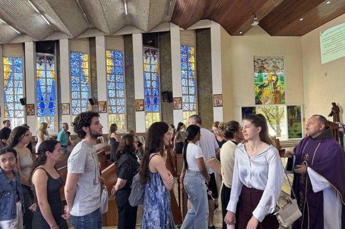 Fiéis de todas as idades compareceram à missa - (crédito: Ana Dubeux CB DA Press) Fiéis de todas as idades compareceram à missa - (crédito: Ana Dubeux CB DA Press)