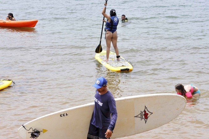  05/03/2025. Crédito: Minervino Júnior/CB/D.A Press. Brasil.  Brasilia - DF. Opnião dos Banhistas do Lago Paranoá após acidente de atropelamento de jet ski. Júlio César e Luana Rocha.
