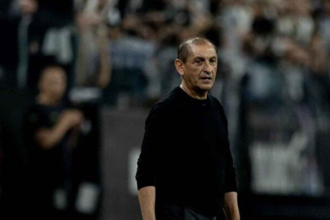 TÃ©cnico: RamÃ³n DÃ­az - Fica a dÃºvida: realmente ele treinou um time para ir Ã  campo? O TimÃ£o foi mal na defesa, no meio de campo e no ataque. E o tÃ©cnico, com as substituiÃ§Ãµes, nÃ£o arrumou nada. NOTA 1,0. Foto: Rodrigo Coca/AgÃªncia Corinthians