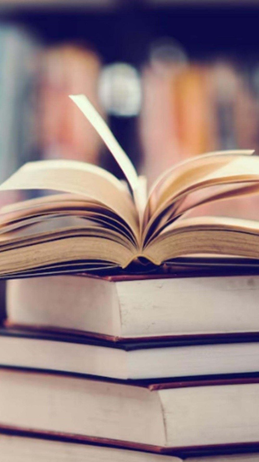 Pilha de livros -  (crédito: Reprodução/Freepik)