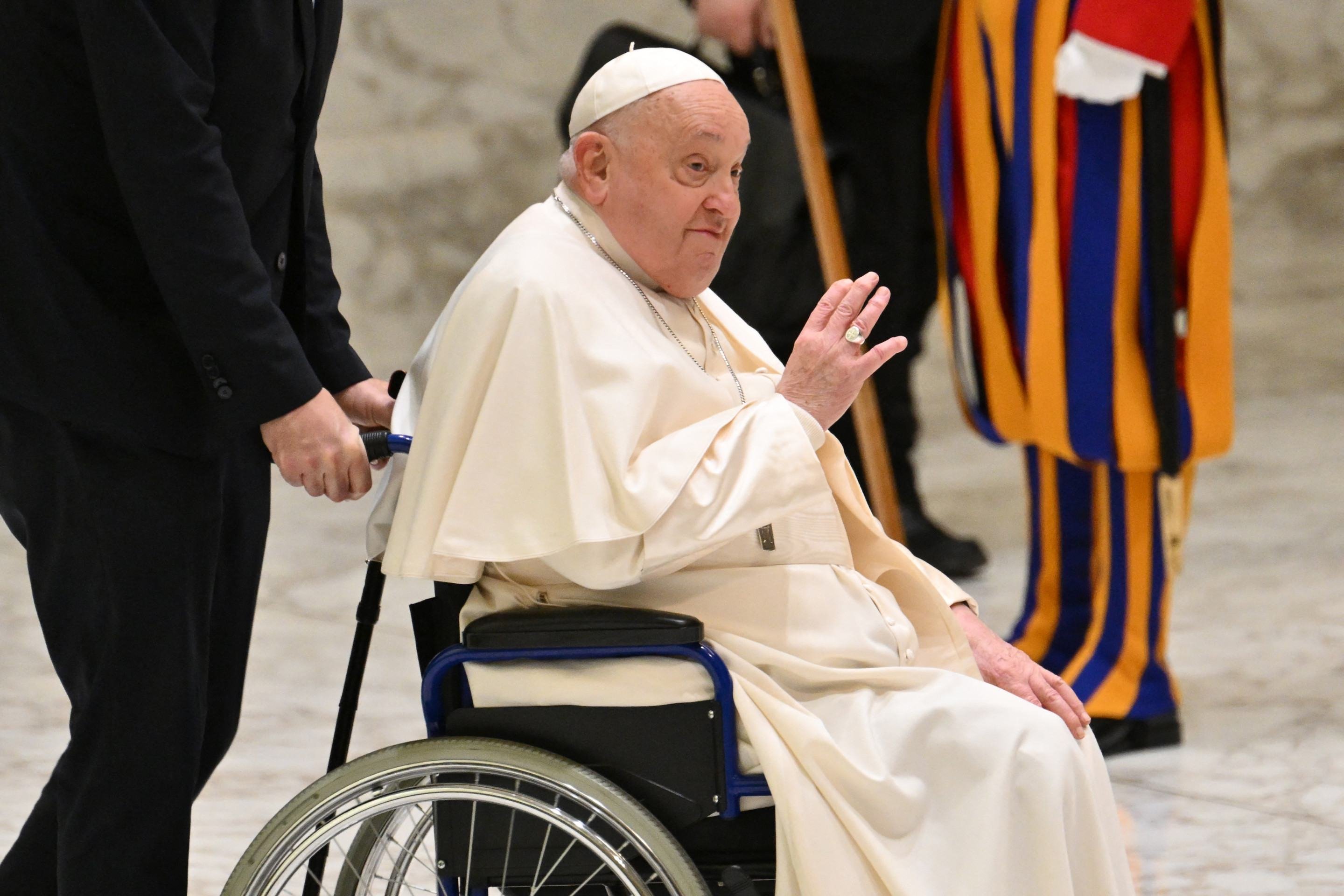 Papa Francisco acordou pouco depois das 8h (4h de Brasília)