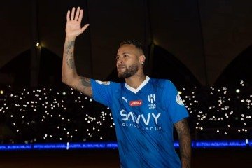 Neymar é apresentado ao Al-Hilal
