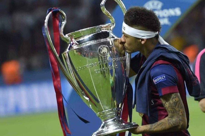 Neymar vence a Champions pelo Barcelona
