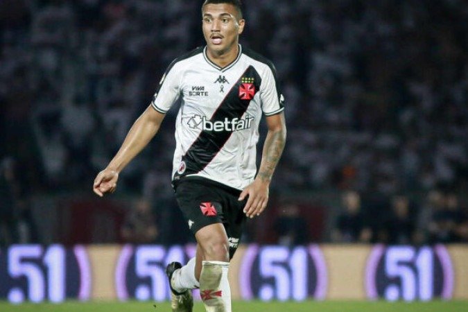 MATEUS CARVALHO - Entrou no fim, participando de poucos lances nos minutos em que esteve em campo. Dessa forma, fica SEM NOTA. Foto: Matheus Lima/Vasco