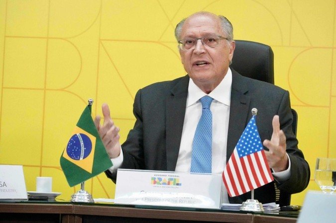 O vice-presidente conversou com o secretário de Comércio dos EUA, Howard Lutnick, por videoconferência, nesta quinta-feira (6/3) - (crédito: Cadu Gomes/VPR) O vice-presidente conversou com o secretário de Comércio dos EUA, Howard Lutnick, por videoconferência, nesta quinta-feira (6/3) - (crédito: Cadu Gomes/VPR)