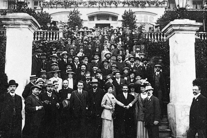 Dia Internacional das Mulheres - Clara Zetkin na Conferência Internacional de Mulheres Socialistas em Copenhague