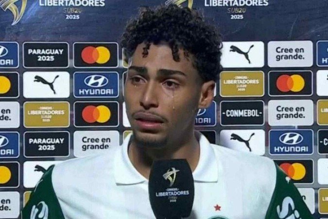 Luighi chora ao desabafar sobre atos racistas sofridos pelos jogadores do Palmeiras - (crédito: Foto: Reprodução) Luighi chora ao desabafar sobre atos racistas sofridos pelos jogadores do Palmeiras - (crédito: Foto: Reprodução)