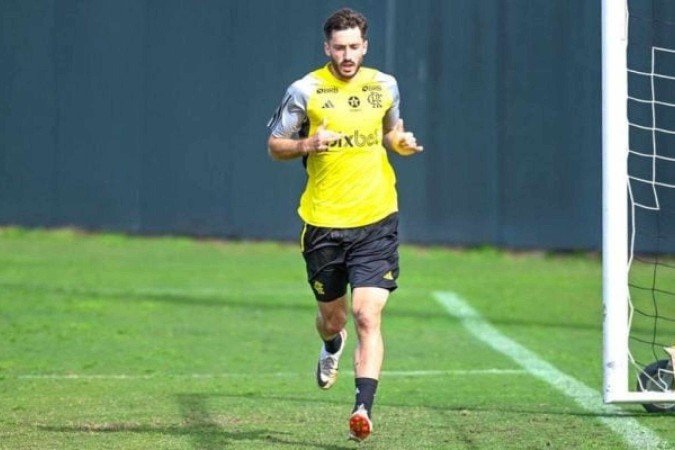 Viña em atividade no Ninho do Urubu nesta quinta-feira (6) - (crédito: Foto: Marcelo Cortes/Flamengo) Viña em atividade no Ninho do Urubu nesta quinta-feira (6) - (crédito: Foto: Marcelo Cortes/Flamengo)