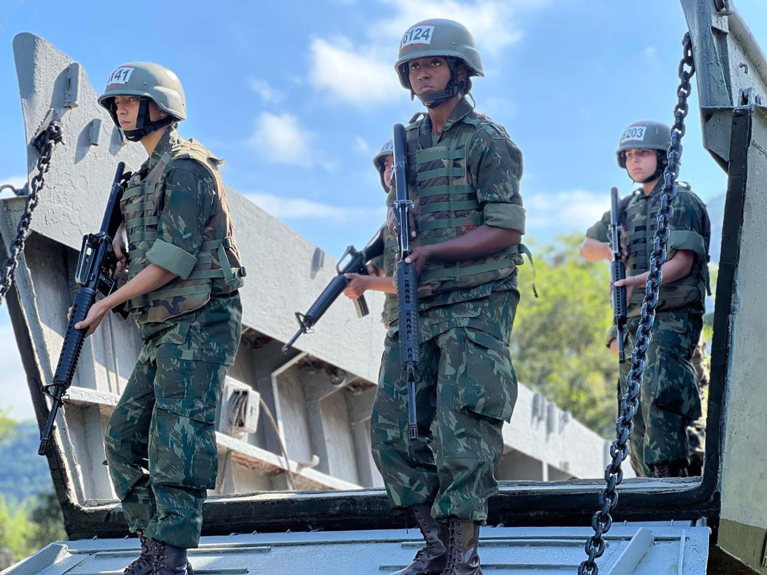 Fuzileiros navais: na paz ou na guerra