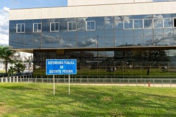 Novo certame ofertará sete vagas imediatas para o cargo de analista de apoio à assistência judiciária, além da formação de cadastro reserva - (crédito: Divulgação/DPDF) Novo certame ofertará sete vagas imediatas para o cargo de analista de apoio à assistência judiciária, além da formação de cadastro reserva - (crédito: Divulgação/DPDF)