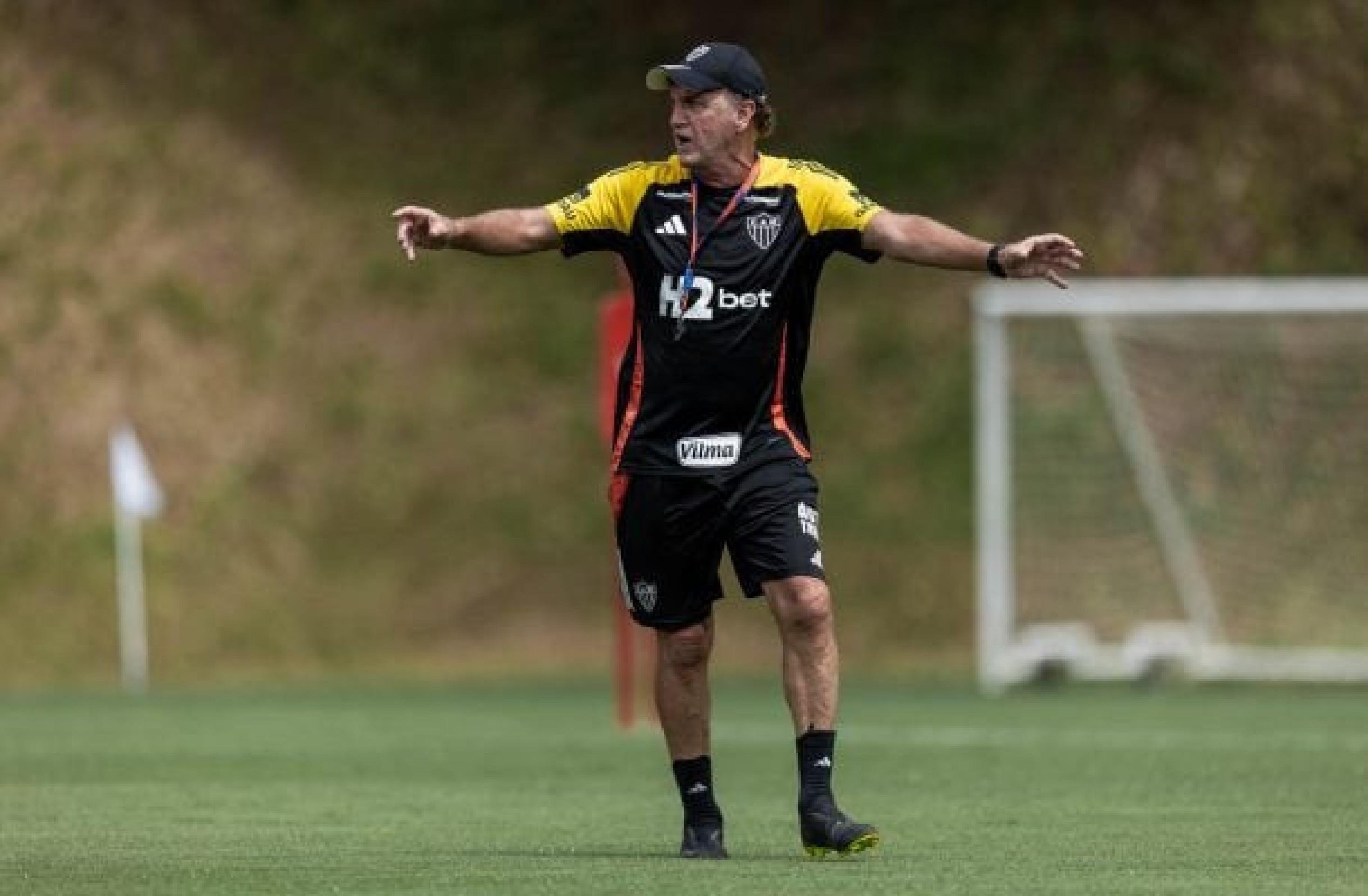 Cuca enfrenta dificuldades para escalar o Atlético para a final do Campeonato Mineiro