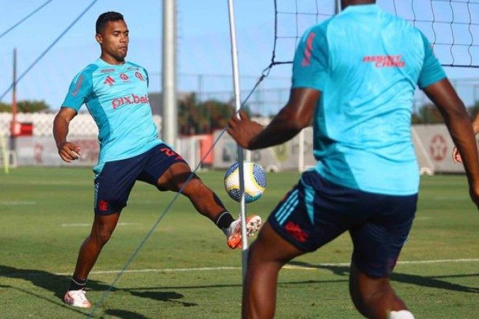 Alex Sandro pode voltar em duelo contra o Vasco pela semifinal do Carioca - (crédito: Foto: Gilvan de Souza/Flamengo) Alex Sandro pode voltar em duelo contra o Vasco pela semifinal do Carioca - (crédito: Foto: Gilvan de Souza/Flamengo)