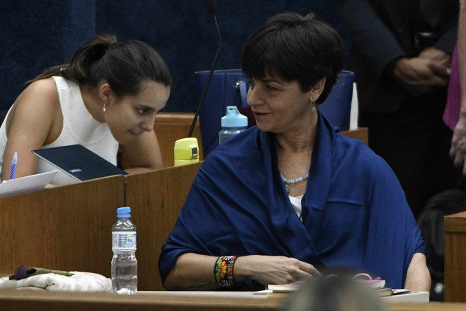  02/10/2019. CrÃ©dito: Ed Alves/CB/D.A Press. Brasil. BrasÃ­lia - DF. Cidades. Crime da 113 Sul: julgamento de Adriana Villela. Acusada de participaÃ§Ã£o no assassinato dos prÃ³prios pais, JosÃ© Guilherme Villela, 73 anos, ministro aposentado do Tribunal Superior Eleitoral (TSE), e a advogada Maria Villela, 69, alÃ©m da empregada da famÃ­lia, Francisca Nascimento Silva, 58. JÃºri chega ao Ãºltimo dia com debate entre MP e defesa.
      Caption 