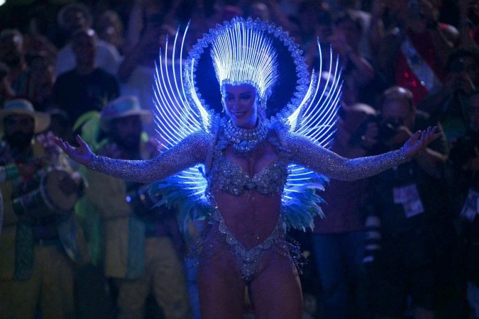 A apresentação da Grande Rio contou com a despedida de Paolla Oliveira como rainha de bateria - (crédito: Mauro PIMENTEL/AFP) A apresentação da Grande Rio contou com a despedida de Paolla Oliveira como rainha de bateria - (crédito: Mauro PIMENTEL/AFP)
