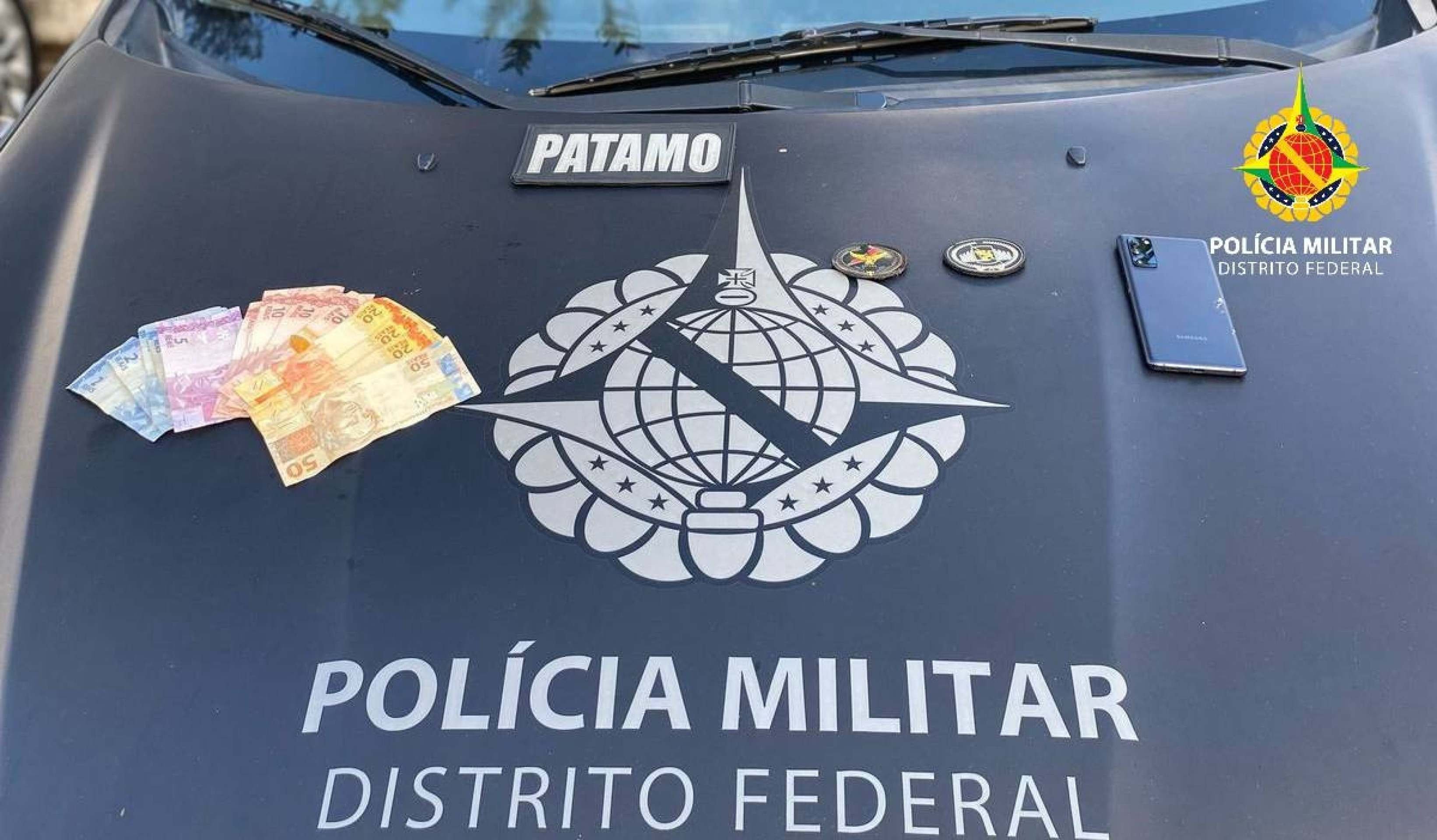 Polícia prende dois homens por receptação de celulares e porte de drogas