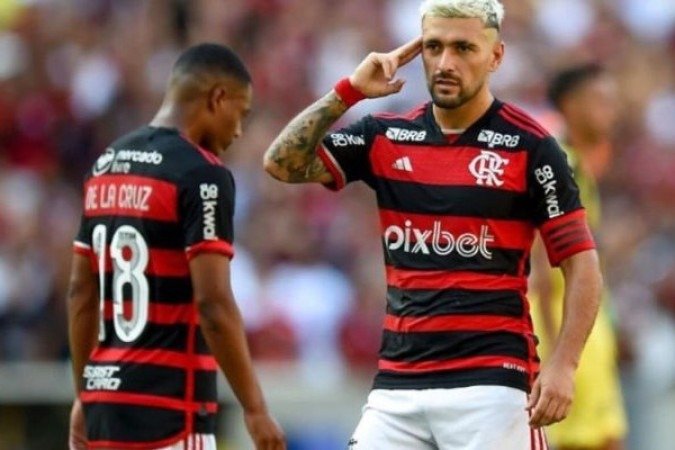 ARRASCAETA - Outro que esteve abaixo de sua média. Ainda assim, fez algumas boas jogadas, como o passe para Varela quase marcar e o lance que terminou com o gol de Bruno Henrique. NOTA 6,0. Foto: Marcelo Cortes/CRF