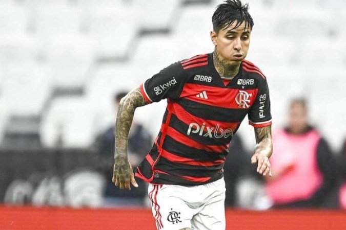 PULGAR - Bom nas antecipações e na troca de passes. Como sempre, ganha quase todas as divididas. NOTA 6,5. Foto: Marcelo Cortes/CRF