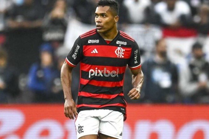 ALEXSANDRO - Substituto de Varela aos 18 do 2º tempo. Pouco notado. NOTA 5,0. Foto: Marcelo Cortes/CRF