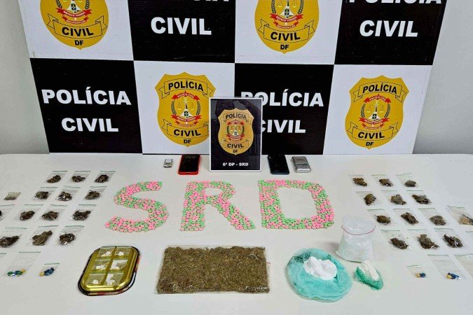 Polícia encontrou vasta quantidade de drogas com o criminoso - (crédito: PCDF/Divulgação) Polícia encontrou vasta quantidade de drogas com o criminoso - (crédito: PCDF/Divulgação)