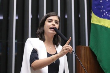 Deputada Tabata Amaral: benefício representa investimento estratégico e não deve ser visto como um custo - (crédito: Bruno Spada/Câmara dos Deputados) Deputada Tabata Amaral: benefício representa investimento estratégico e não deve ser visto como um custo - (crédito: Bruno Spada/Câmara dos Deputados)