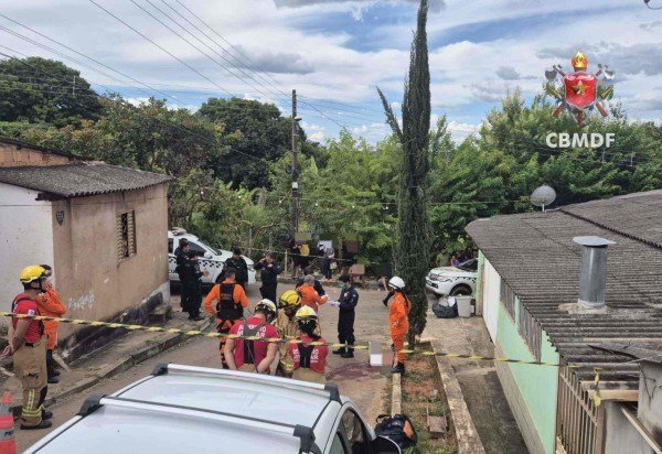 Vítima foi morta com tiros na cabeça -  (crédito: CBMDF/Divulgação)