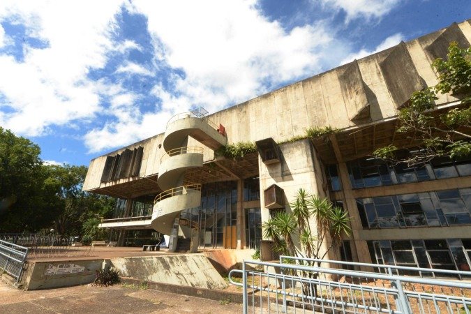  09/03/2025. Ed Alves CB/DA Press. Revista. Brutalismo, estilo Arquitetonico que Inspirou o filme que levou o Oscar de  Melhor Filme. Fachada do RU - Restaurante Universitario - UnB.  