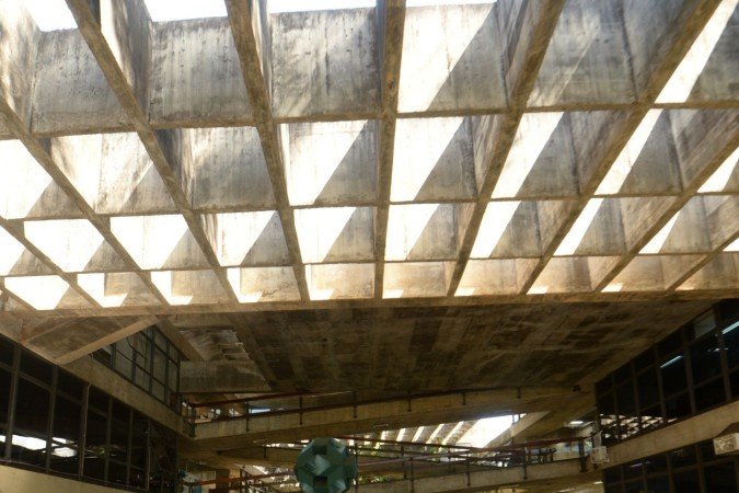  09/03/2025. Ed Alves CB/DA Press. Revista. Brutalismo, estilo Arquitetonico que Inspirou o filme que levou o Oscar de  Melhor Filme. Predio da Reitoria - UnB.  