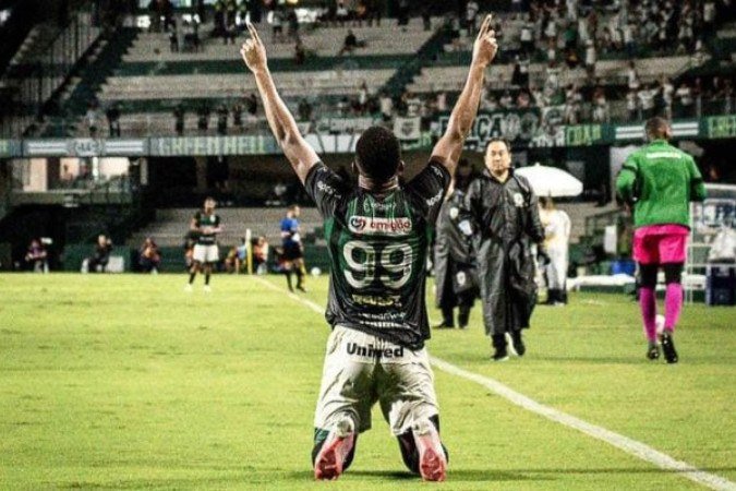 Coritiba 1x1 Maringá, pelas quartas de final do Paranaense - (crédito: Foto: Eduardo Somer / Maringá ) Coritiba 1x1 Maringá, pelas quartas de final do Paranaense - (crédito: Foto: Eduardo Somer / Maringá )