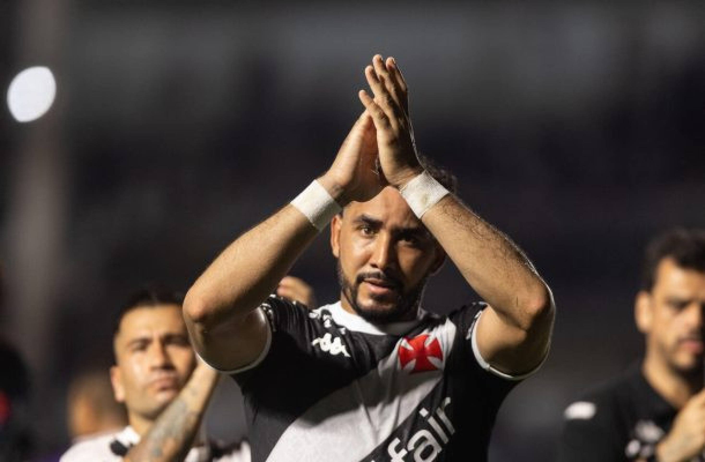 Após conversas esfriarem, Payet se aproxima de despedida do Vasco