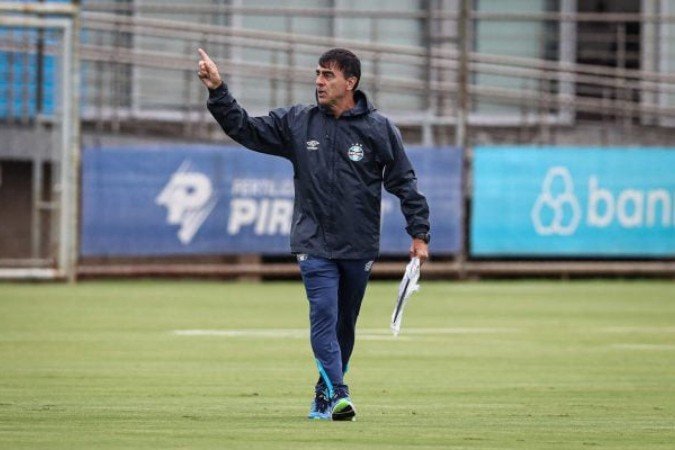 Quinteros tem algumas indefinições para resolver na semana mais importante para o Grêmio até aqui na temporada - (crédito: Foto: Angelo Pieretti / Grêmio FBPA) Quinteros tem algumas indefinições para resolver na semana mais importante para o Grêmio até aqui na temporada - (crédito: Foto: Angelo Pieretti / Grêmio FBPA)
