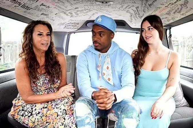 Youtuber Nick Yardy diz que separa sábados para Dani e domingos para a filha dela, Jade - (crédito: Reprodução/YouTube) Youtuber Nick Yardy diz que separa sábados para Dani e domingos para a filha dela, Jade - (crédito: Reprodução/YouTube)