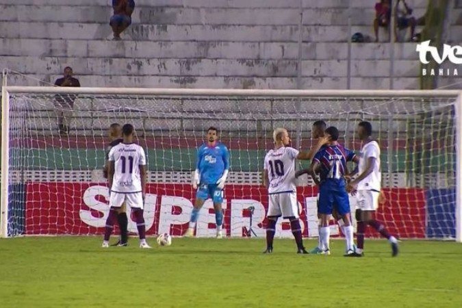 Juiz explica expulsão após peteleco em Rodrigo Nestor -  (crédito: Foto: Reprodução TVE)