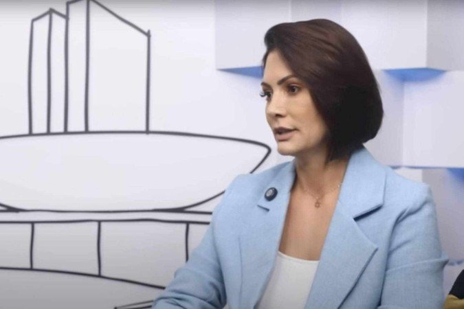 Michelle Bolsonaro confirma que não possui relação nenhuma com o vereador do Rio de Janeiro, Carlos Bolsonaro