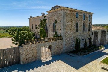 Vinícolas do Alentejo
A Fita Preta foi construída em um palácio muito procurado para cerimônias de casamento