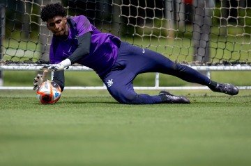 Hugo Souza &eacute; o pared&atilde;o do Corinthians: time sofreu apenas dois gols em nove jogos na Copa do Brasil -  (crédito: Rodrigo Coca/Corinthians)