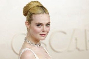 A atriz Elle Fanning optou pelo coque 