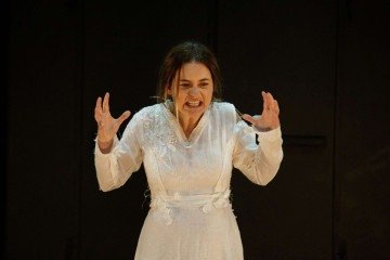 
Virginia
Com Cláudia Abreu. Direção: Amir Haddad e Malu Vale.  Amanhã, sexta e sábado, às 20h, e domingo, às 17h, na Caixa Cultural Brasília (SBS – Quadra 4 – Lotes ¾). Ingressos: R$ 30 e R$ 15 (meia). Não recomendado para menores de 12 anos
