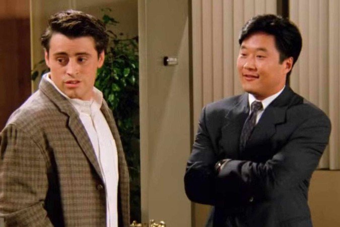 Stephen Park, que participou de dois episódios de Friends, revelou que o ambiente das filmagens da série era tóxico. - (crédito: Reprodução) Stephen Park, que participou de dois episódios de Friends, revelou que o ambiente das filmagens da série era tóxico. - (crédito: Reprodução)