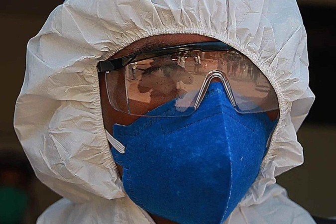 Os médicos que atuaram na linha de frente usaram roupas reforçadas durante a pandemia de Covid-19